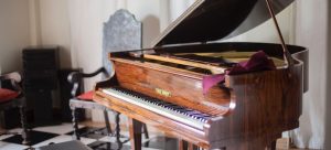 piano - one of the most difficult things in your home to move