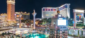 What to expect when moving from Henderson to LV in terms of nightlife.